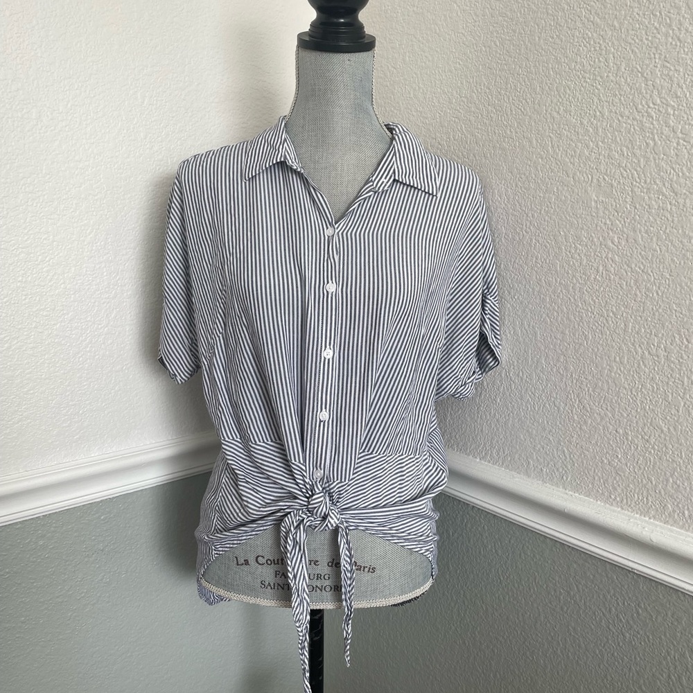 Jones New York short sleeve button up
